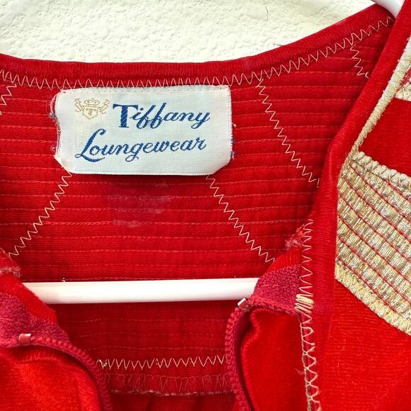 TIFFANY Loungewear Maxi Robe Red Gold Embroidered Collar Half Zip Vintage 70s M - Picture 2 of 5